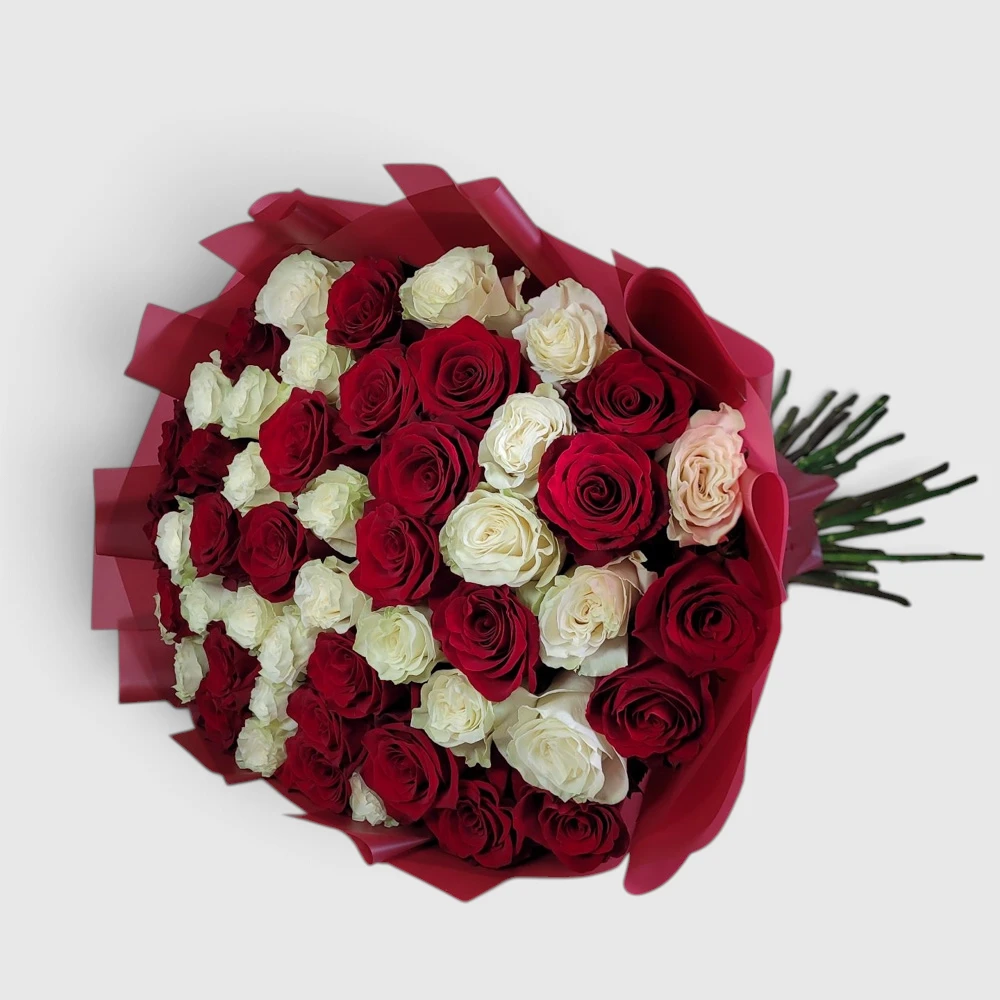 Bouquet with red and white roses (50 pc)