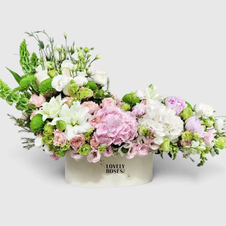 Arrangement in White and Pink Tones (Big)